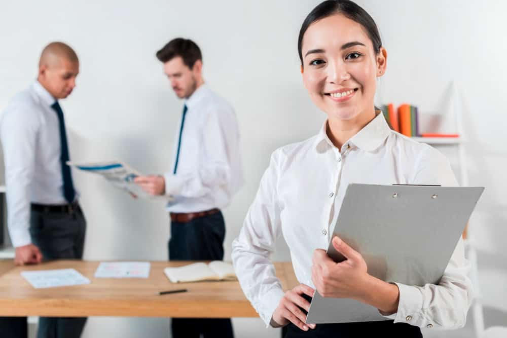 Why Frontline Workers Are the New Focus of Corporate L&D in 2025